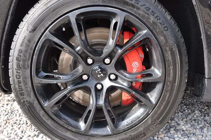 Jeep Grand Cherokee 6.4i SRT 344kW LPG!!! - fotka 21 z 23