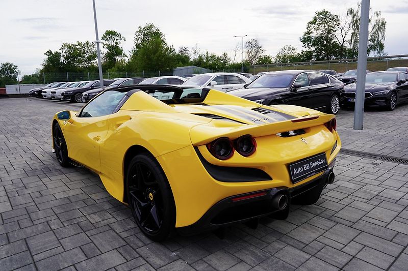 Ferrari F8 Spider/6700km/720 PS - fotka 12 z 51