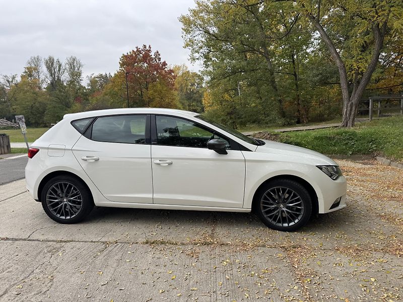 Seat Leon (2016) - fotka 2 z 12