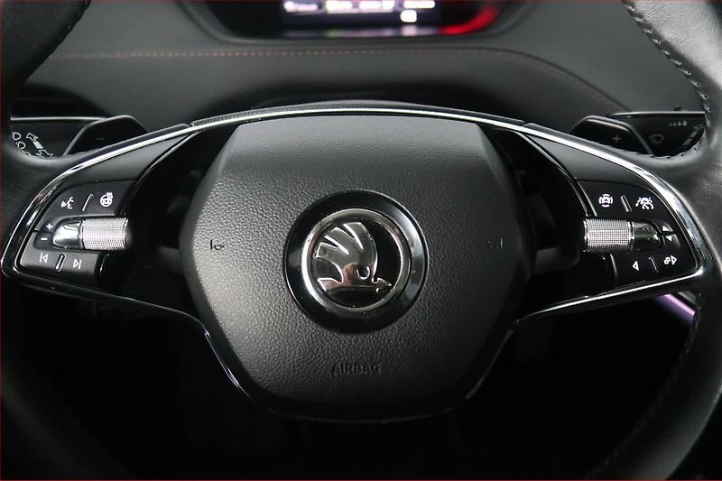 Škoda Enyaq (2021) Lounge iV 80 (82 kWh), SoH 90% - fotka 20 z 22