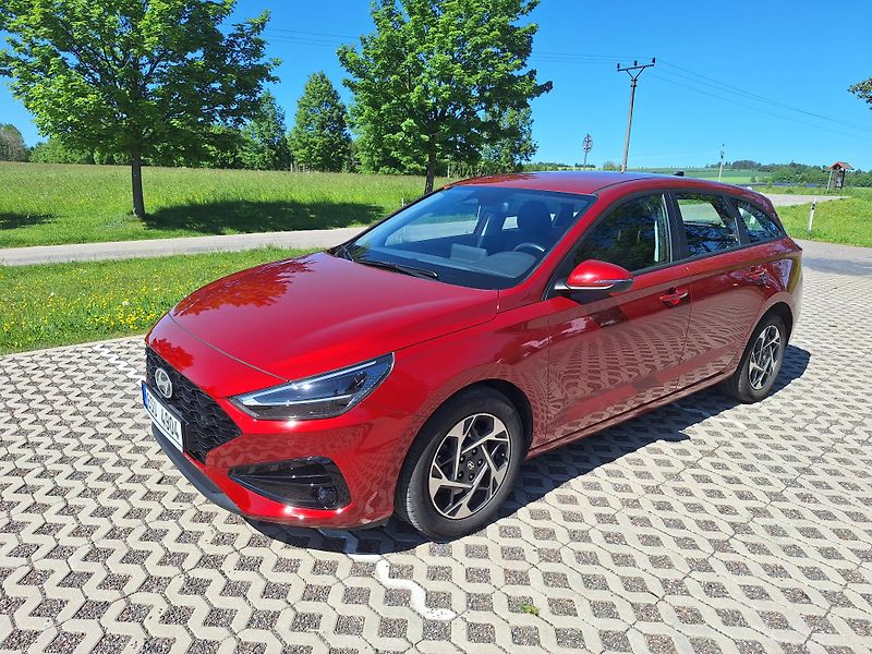 Hyundai i30 (2024) Kombi 1.0 T-GDI Comfort 2024 - fotka 3 z 19