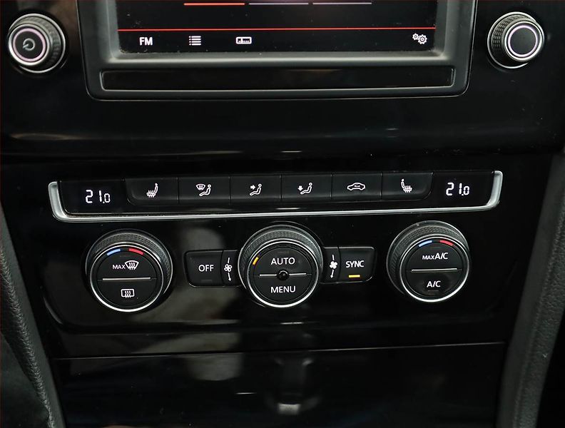 Volkswagen Golf (2015) Highline 1.4 TSI, Automat, ČR - fotka 12 z 17
