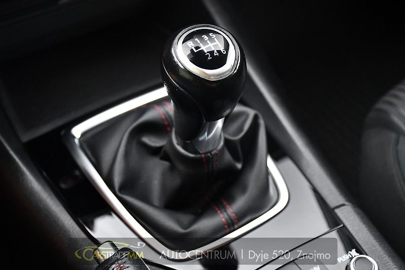 Mazda 3 2,0 SkyActiv Revolution 2xkola - fotka 30 z 49