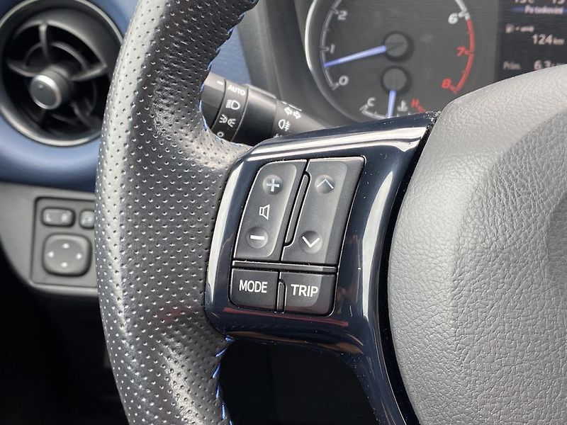 Toyota Yaris 1.5i, ČR, Selection, záruka - fotka 18 z 33