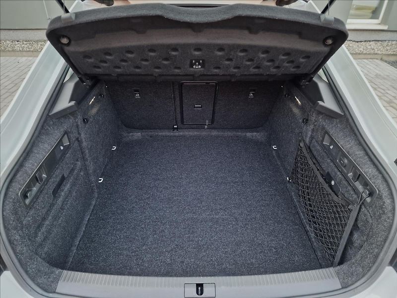 Škoda Superb 2.0TDI 110kW,původ ČR,1.Maj - fotka 16 z 50