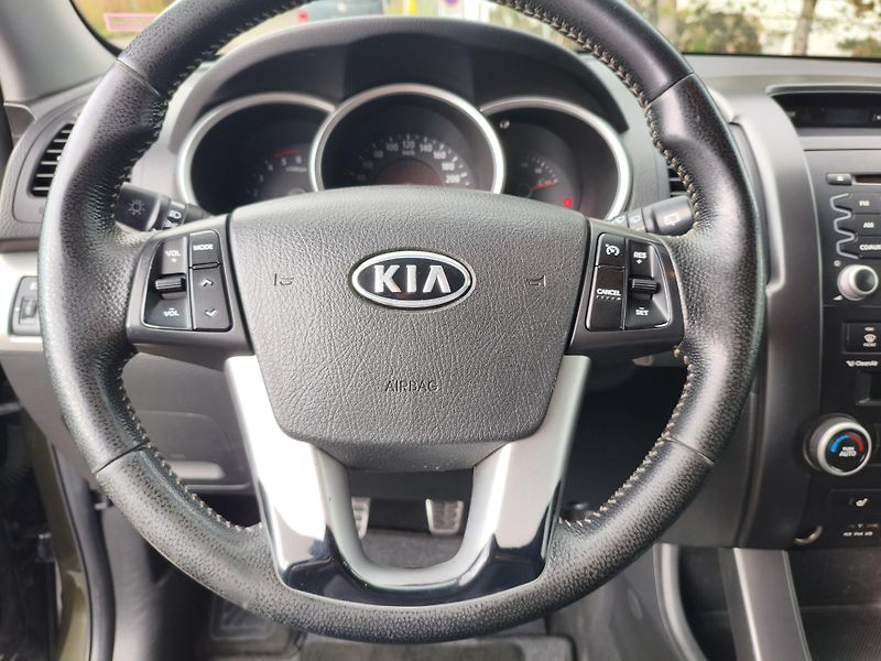 Kia Sorento (2011) 2,2 CRDI Sport 4x4 145Kw - fotka 21 z 28