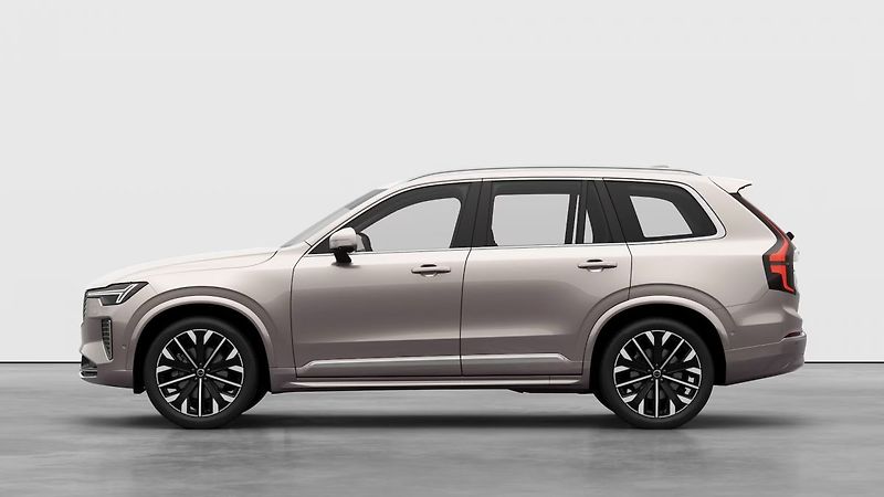 Volvo XC90 (2027) B5 2.0L 250+14 HP AT8 AWD PLUS - fotka 2 z 6