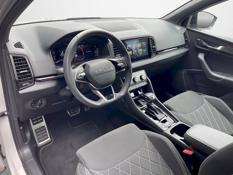 Škoda Karoq (2025) Sportline 2.0 TDI 110kW 4x4 DS - fotka 5 z 35