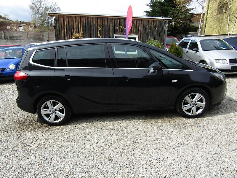 Opel Zafira (2015) 2.0 CDTi ÚPLNÁ SERVISNÍ HISTOR - fotka 9 z 48