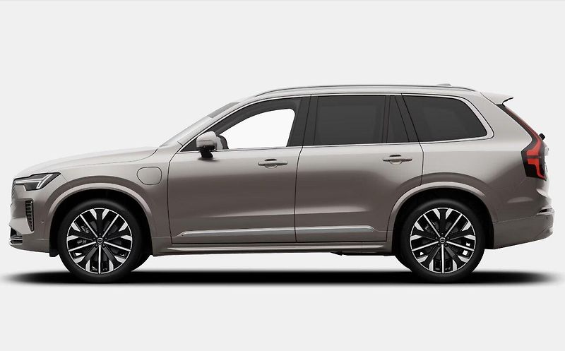 Volvo XC90 (2026) T8 AWD PLUS BRIGHT - fotka 2 z 17