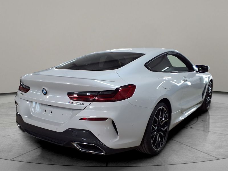 BMW Řada 8 M850i xDrive Coupé 10/2025 TOP - fotka 4 z 11