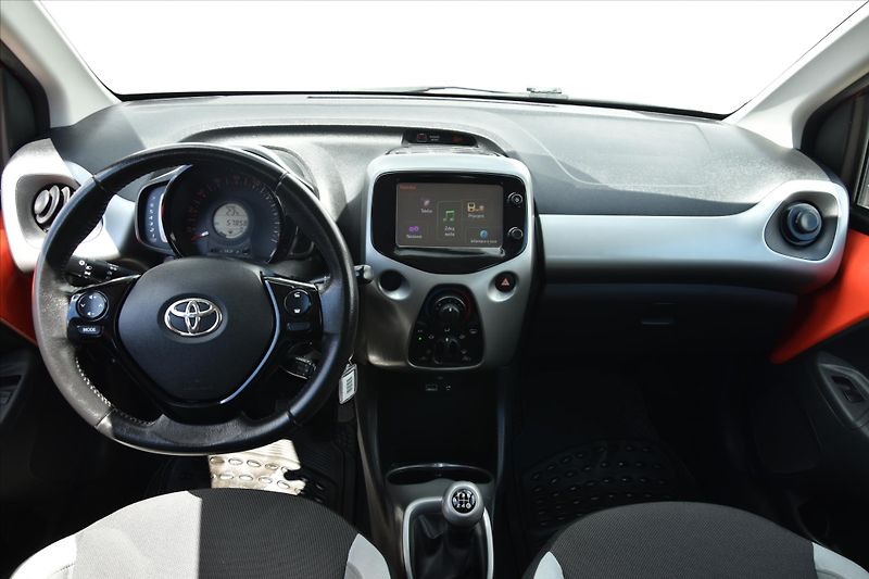 Toyota Aygo 1.0 VVT-i 51kW X-PLAY - fotka 13 z 24