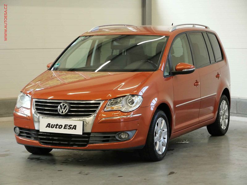 Volkswagen Touran (2010) 1.4 TSI, DSG - fotka 3 z 20