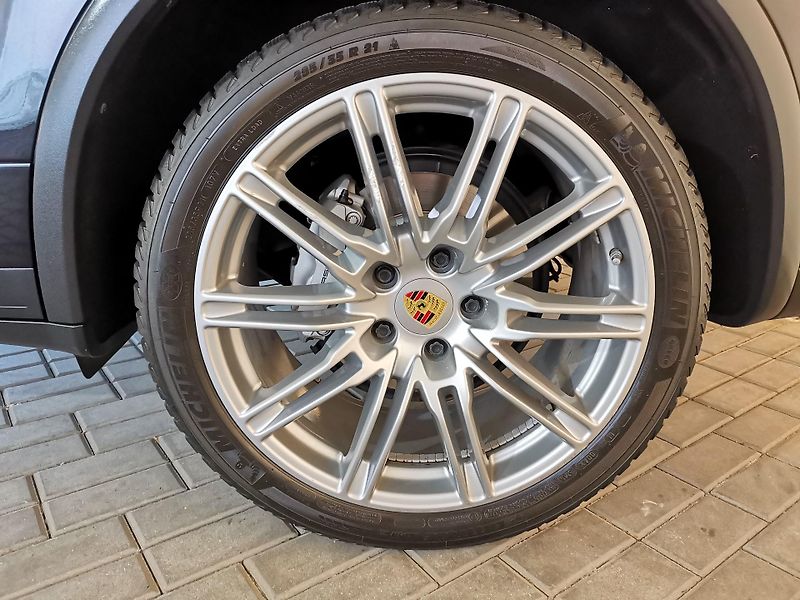 Porsche Cayenne (2015) S LED PANO BT 1MAJITEL SERVIS  - fotka 22 z 24
