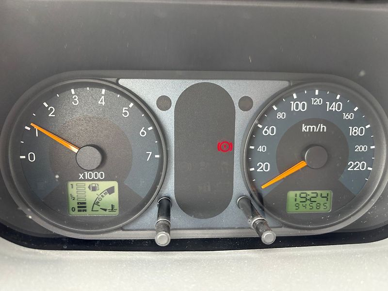 Ford Fusion 1.6i, 74kW, Klima - fotka 9 z 15