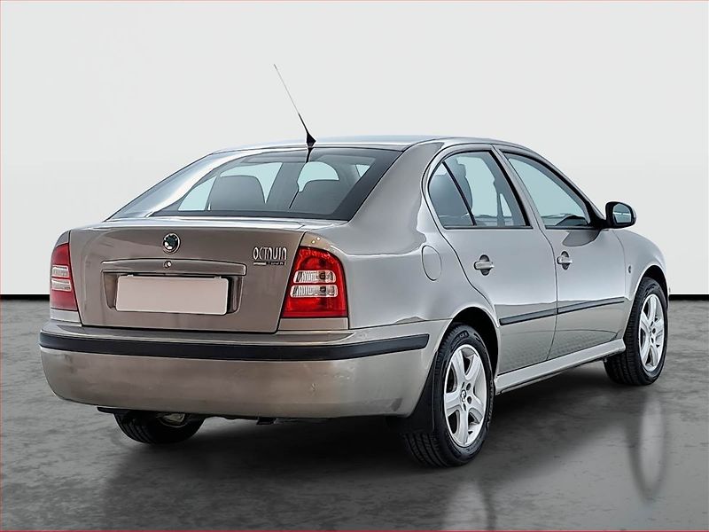 Škoda Octavia (2009) 1.6 - fotka 5 z 13