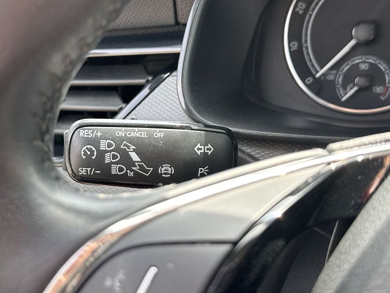Škoda Kamiq (2022) 1.0 TSI Ambition - fotka 17 z 27
