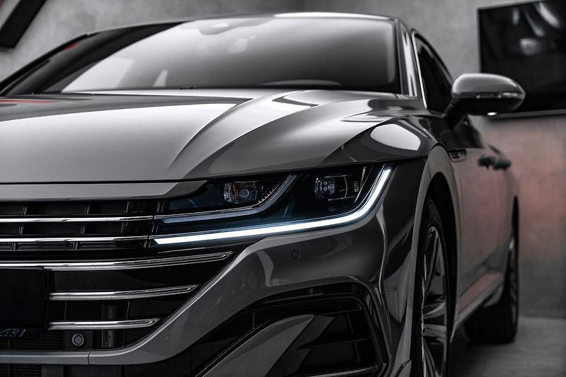 Volkswagen Arteon Shooting Brake 2.0TDI  DSG R-line SB Masáže L - fotka 8 z 23