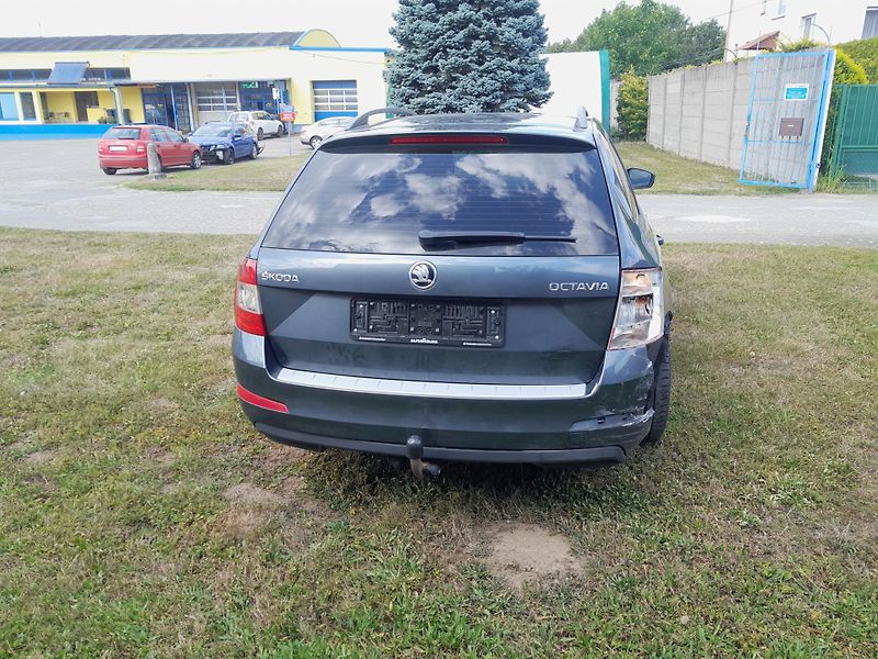 Škoda Octavia (2016) 1,2 TSI Serviska 2x klíč - fotka 6 z 17
