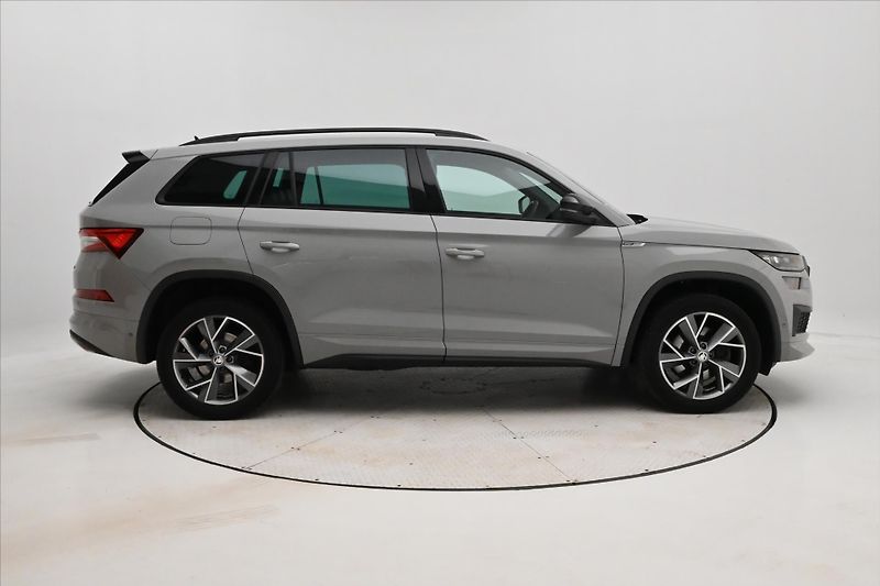 Škoda Kodiaq 2,0 TDI 147KW DSG 4x4 SportLIN - fotka 4 z 33