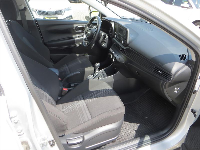 Hyundai Bayon 1,0 tGDI 74kW Comfort Club ČR - fotka 11 z 22