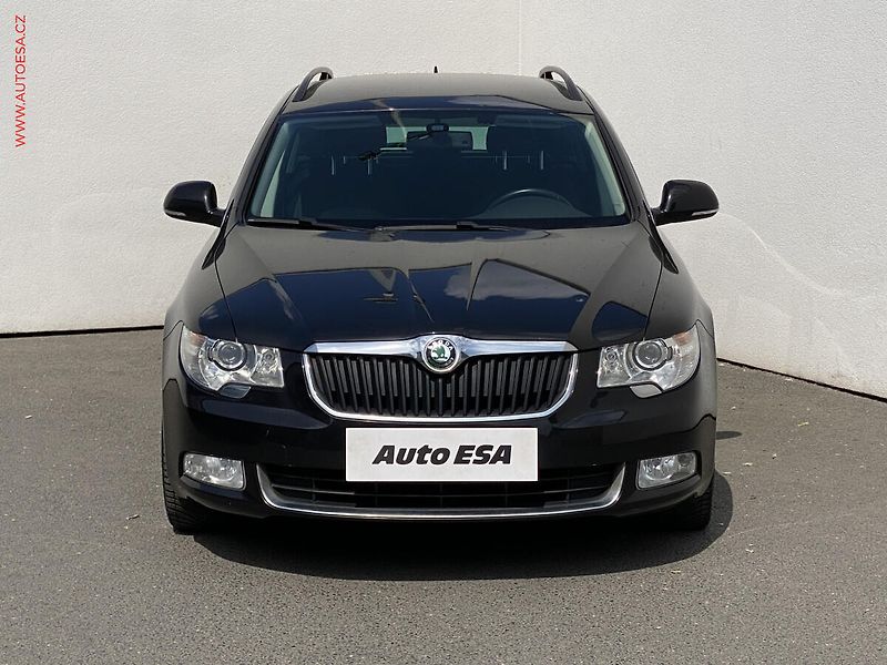 Škoda Superb (2013) 2.0 TDi, Ambition, bixen, TZ - fotka 2 z 18