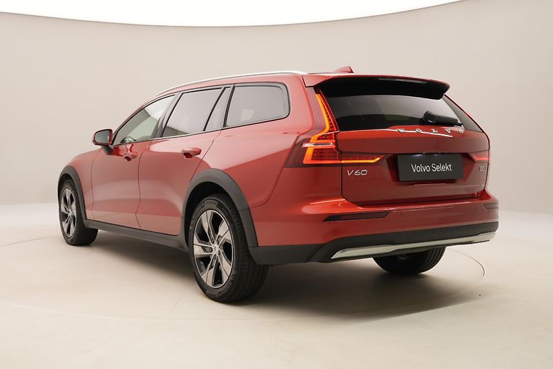 Volvo V60 CC B5 AWD PLUS AUT REZERVACE - fotka 11 z 59