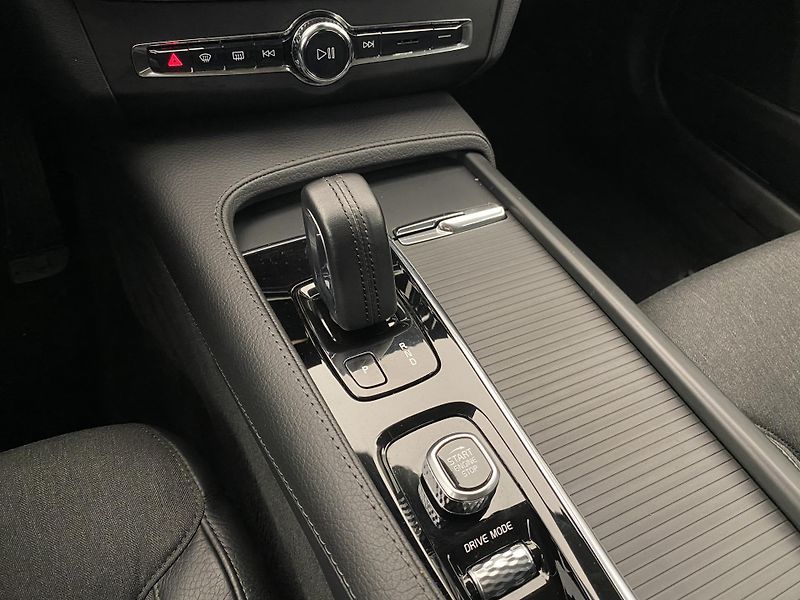 Volvo V90 B4 MOMENTUM AUT CZ - fotka 27 z 47