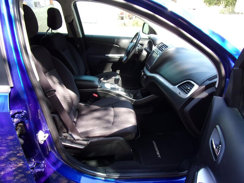 Dodge Journey (2015) 3.6L V6 208kW SXT AUTOMAT 7MÍS - fotka 20 z 21
