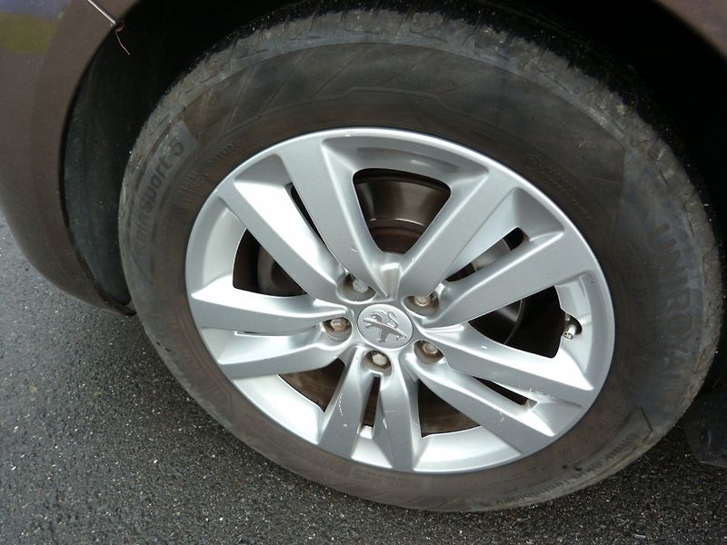 Peugeot 308 1,2 PureTech - fotka 23 z 23