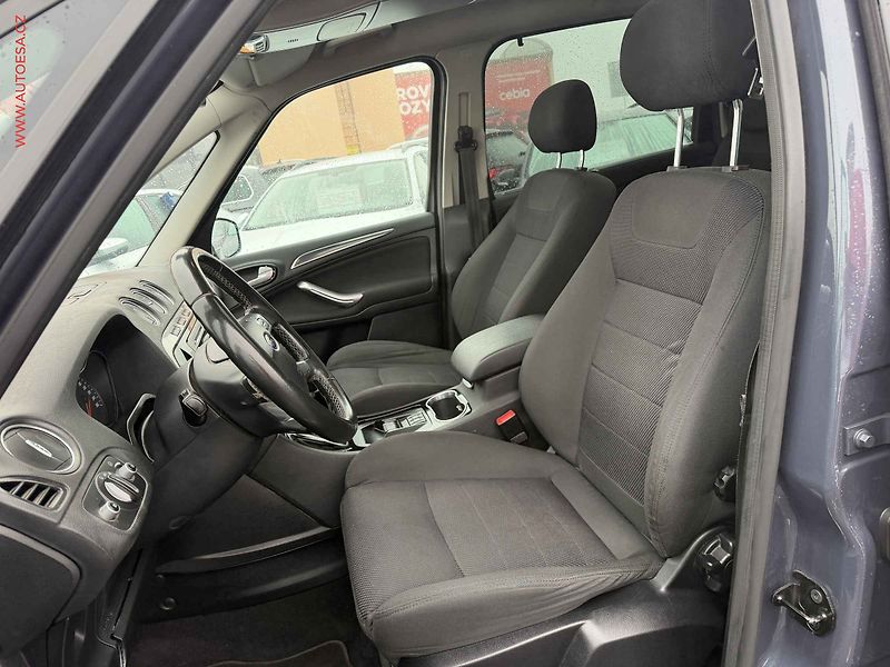 Ford Galaxy (2012) 2.2 TDCi, Titanium, xenon - fotka 9 z 16