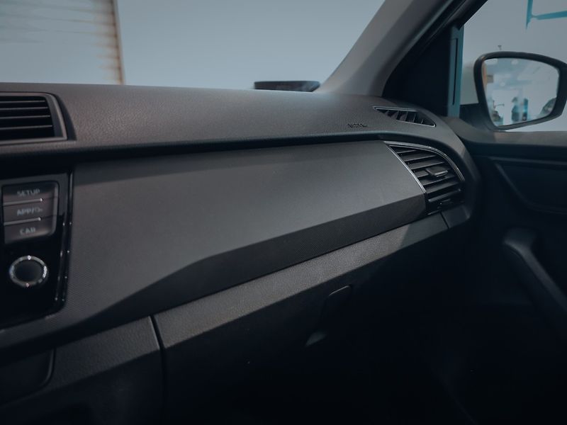 Škoda Fabia 1.0 TSI 70 kW Ambition - fotka 16 z 28