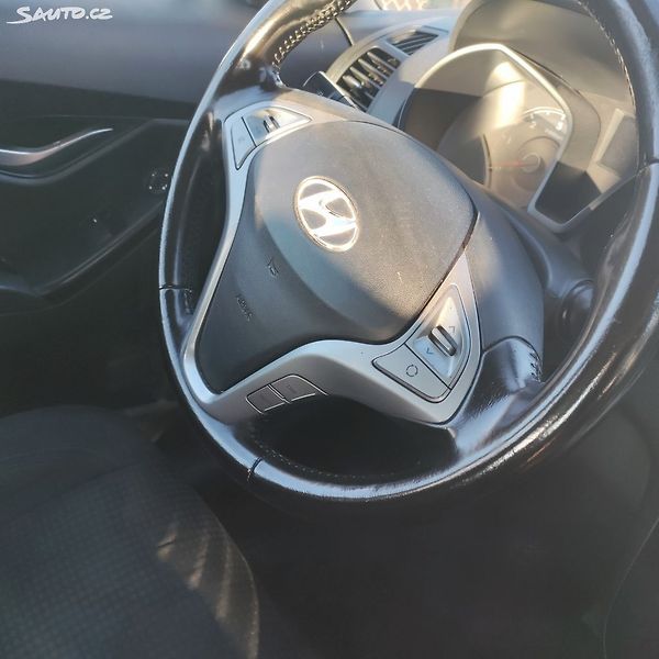 Hyundai ix20 KUP CZ,KRÁSNÁ,CENA,SERVISKA - fotka 11 z 24