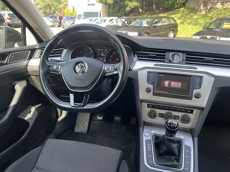 Volkswagen Passat (2017) 2,0TDi 110Kw COMF.PANO.AKCE! - fotka 11 z 20