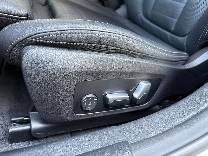 BMW Ostatní eDrive 40 LASER H&K HUD Mpaket - fotka 17 z 46