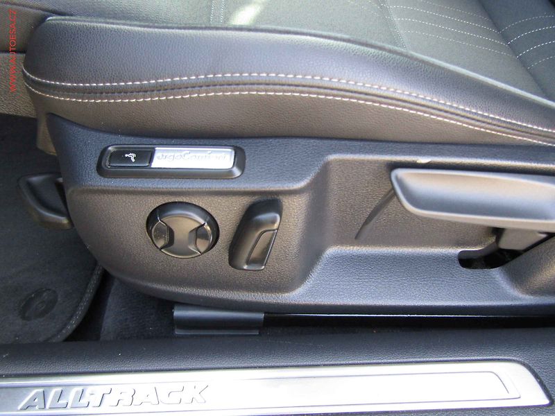 Volkswagen Passat (2018) 2.0 TDi 4x4, DSG, Navi, ACC - fotka 11 z 19