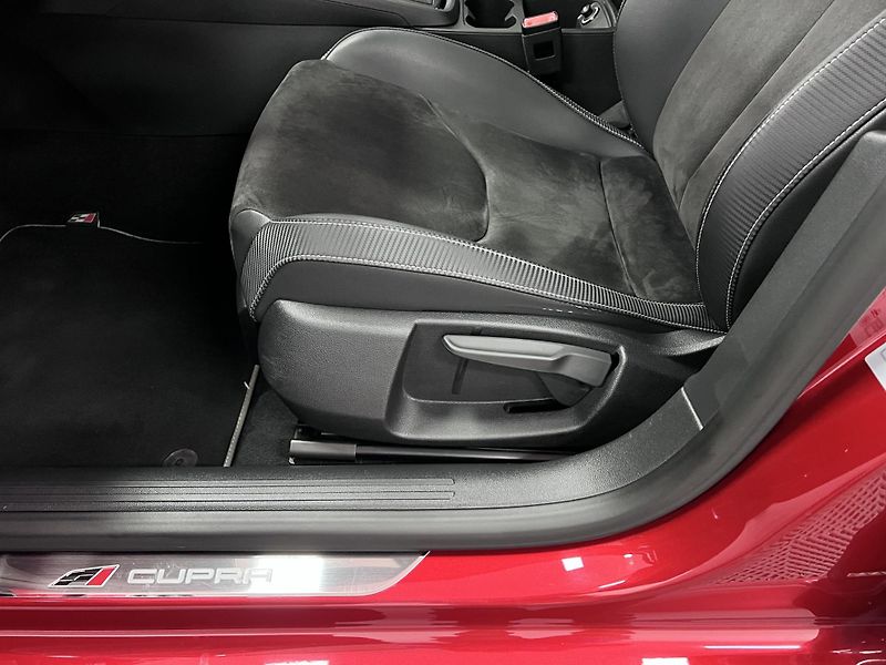 Seat Leon Cupra 300, 221 kW, REZERVACE - fotka 11 z 34