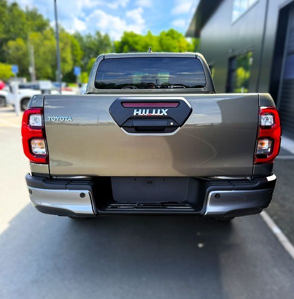 Toyota Hilux Invincible - fotka 6 z 9