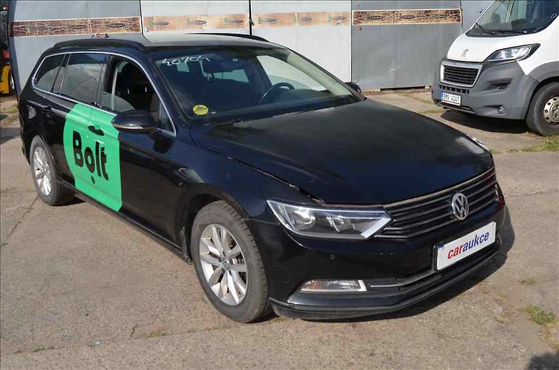 Volkswagen Passat (2016) VARIANT 2,0 TDI - fotka 3 z 23