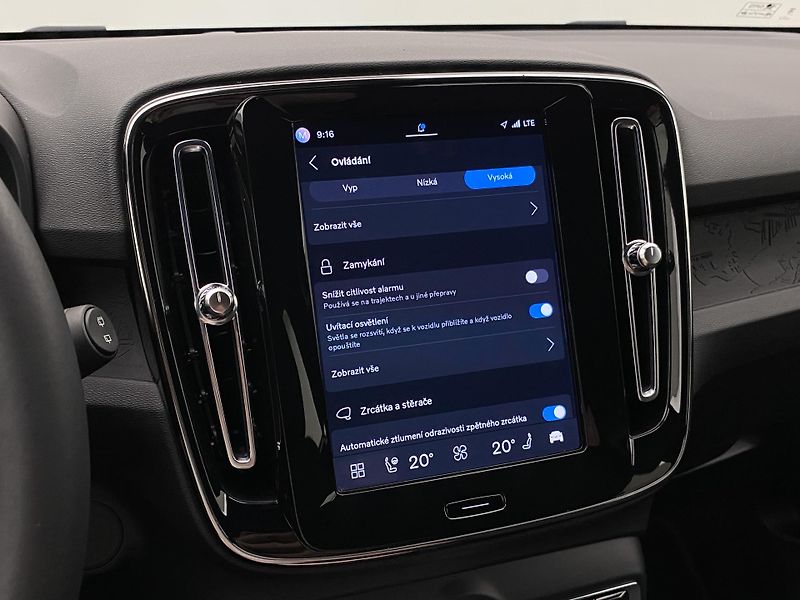 Volvo XC40 PURE ELECTRIC RECHARGE CORE  - fotka 48 z 55
