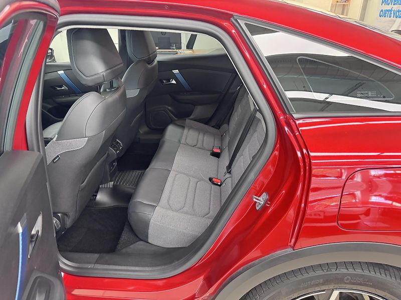 Citroën ë-C4 1.MAJITEL, DPH, ZÁRUKA - fotka 11 z 23