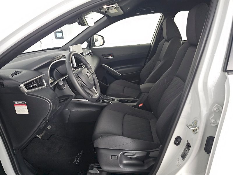 Toyota Corolla Cross (2025) 1.8HEV 140k STYLE TECH - fotka 6 z 27