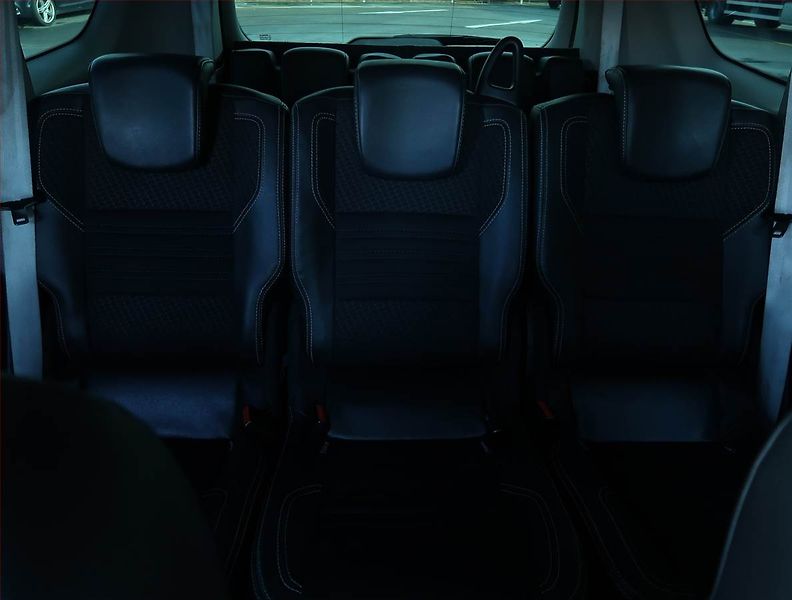 Renault Grand Scénic (2015) 1.6 dCi, 7 míst, Navi, Xenony - fotka 10 z 26