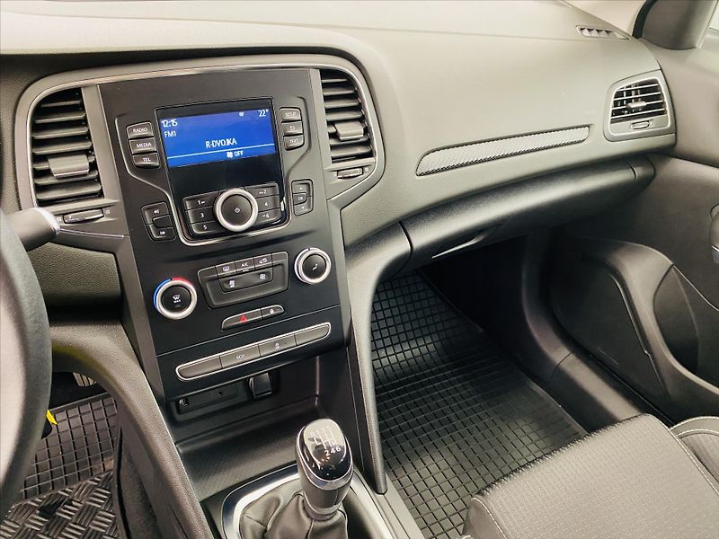 Renault Mégane 1,3 i 75Kw po servise - fotka 15 z 25