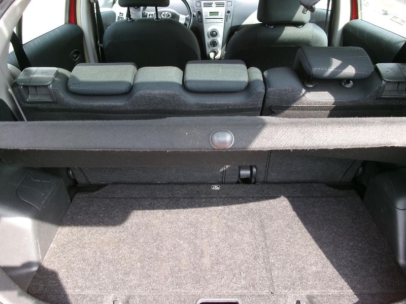 Toyota Yaris (2006) 1,0 VTT-i KLIMA - fotka 10 z 25