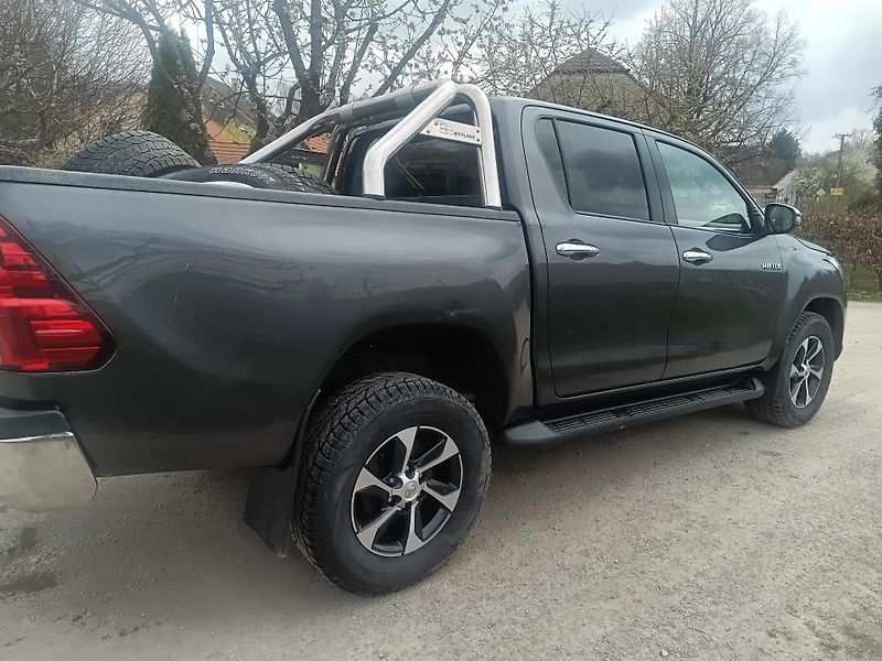 Toyota Hilux (2018) - fotka 5 z 13