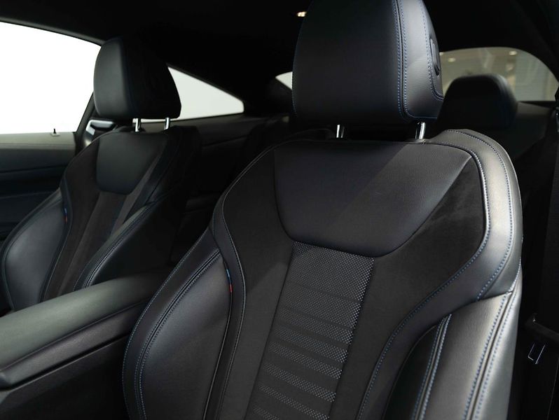 BMW Řada 4 M440i xDrive Coupé - fotka 18 z 22