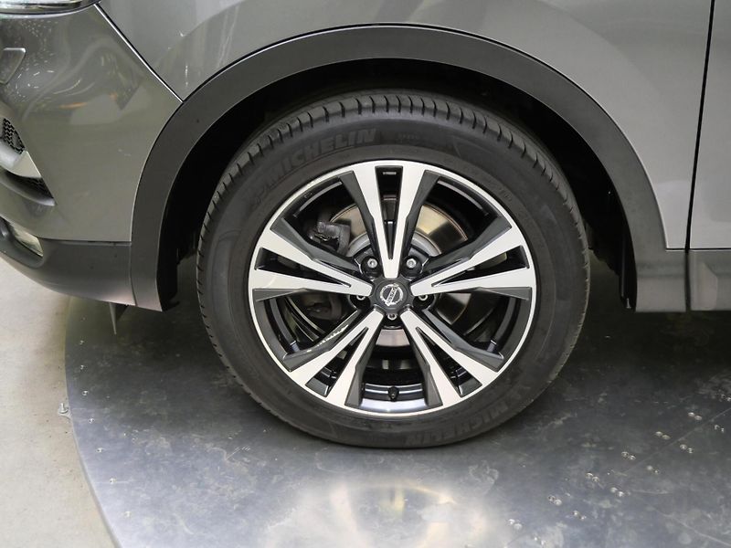 Nissan Qashqai - fotka 10 z 25