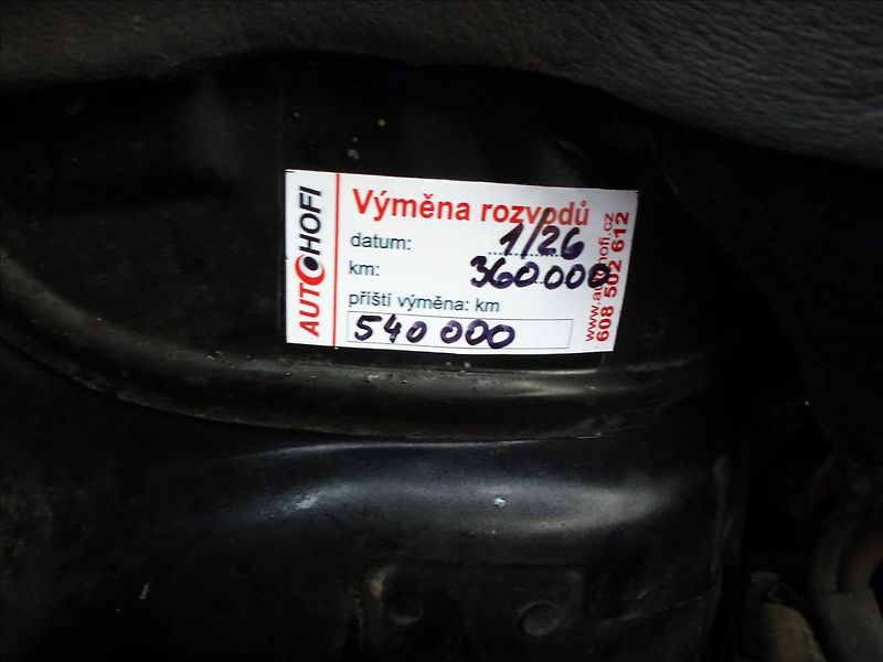 Volkswagen Touran 2,0 TDI 6rychl,TZ,Klima,7míst - fotka 36 z 45