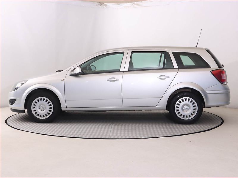 Opel Astra (2012) 1.6 16V, Serv.kniha, po STK - fotka 3 z 15